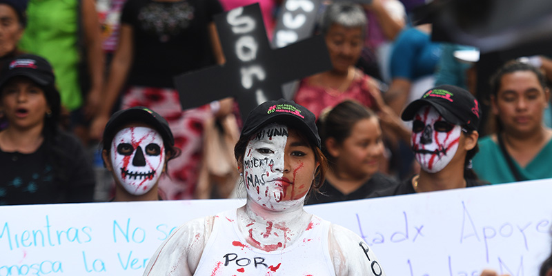 La marcia delle donne a San Salvador per l'aborto libero e sicuro, 28 settembre 2017 (MARVIN RECINOS/AFP/Getty Images)