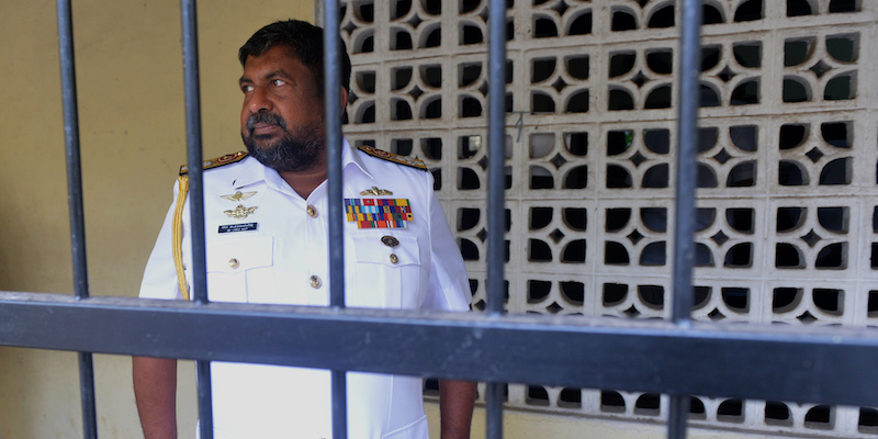 L'ammiraglio e capo dell'esercito dello Sri Lanka Ravindra Wijegunaratne arriva in tribunale a Colombo. (ISHARA S. KODIKARA/AFP/Getty Images)