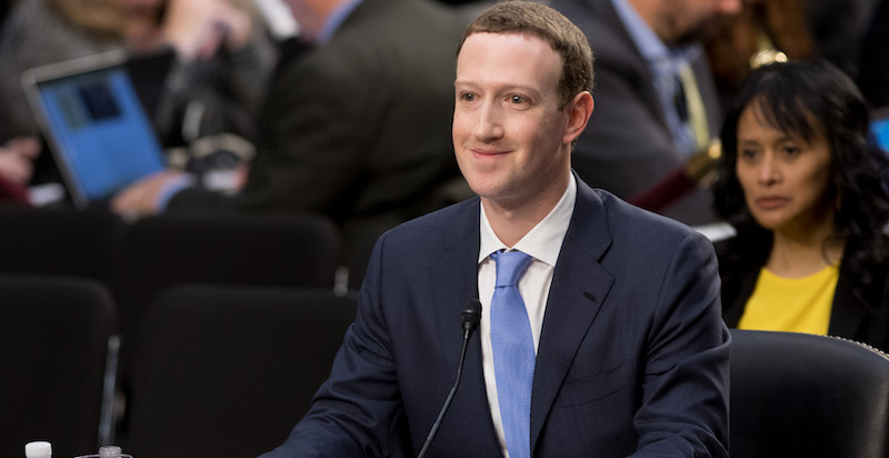 Mark Zuckerberg durante l'audizione davanti alla Commissione per l'energia e il commercio del Senato degli Stati Uniti, Washington DC, 10 aprile 2018
(SAUL LOEB/AFP/Getty Images)