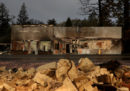Il numero di morti per gli incendi in California è salito a 83