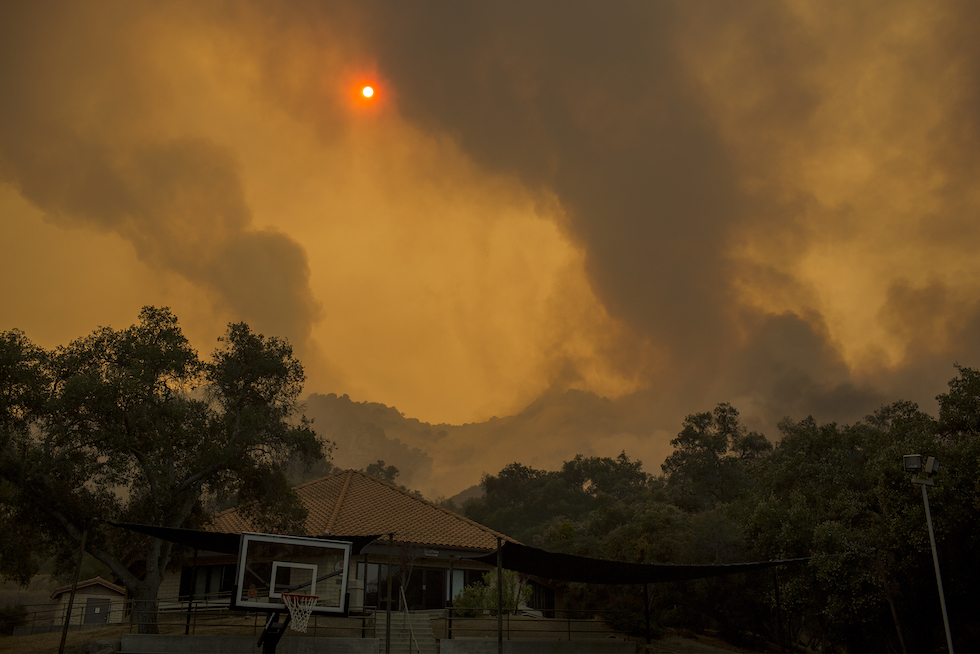 Un incendio si avvicina, nella zona di Malibu, 10 novembre 2018
(David McNew/Getty Images)