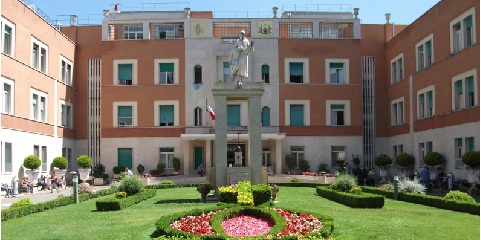 C'è stato un incendio all'ospedale Villa San Pietro, a Roma: circa 400 pazienti saranno trasferiti in altre strutture