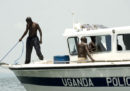 Almeno 29 persone sono morte sabato nell'affondamento di un traghetto sul lago Victoria, in Uganda