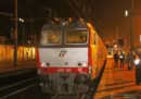 Un treno merci ha urtato una piattaforma in una galleria a Firenze: tre operai sono stati feriti