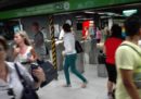 La circolazione sulla metropolitana M2 di Milano è in parte sospesa per un tentato suicidio