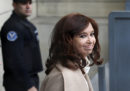 La ex presidente dell'Argentina Cristina Kirchner sarà processata per corruzione