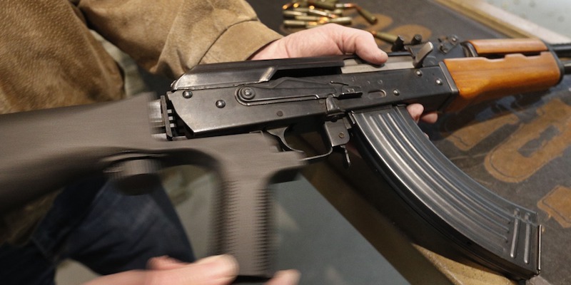 Un dispositivo "bump stock" su un AK-47 (George Frey/Getty Images)