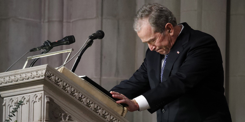 George W. Bush durante l'elogio funebre per suo padre, George H. W. Bush. (AP Photo/Alex Brandon, Pool)
