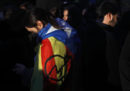 Gli scontri a Barcellona tra indipendentisti e polizia
