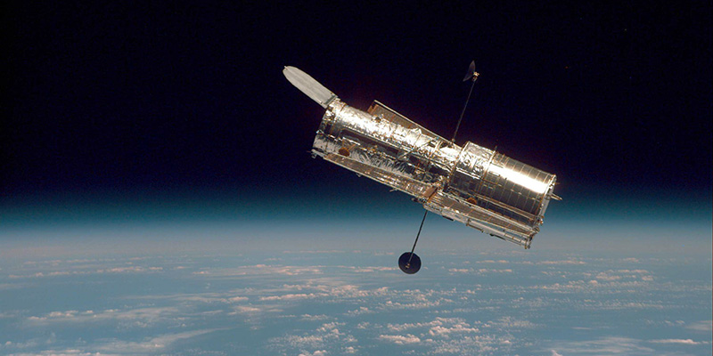 Il telescopio spaziale Hubble, in orbita intorno alla Terra (NASA)