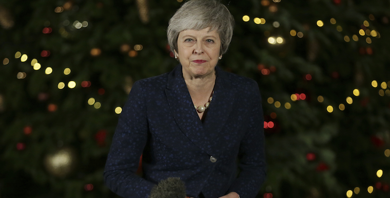 Theresa May dopo aver ottenuto la fiducia dal Partito Conservatore, Londra, 12 dicembre 2018
(AP Photo/Tim Ireland)