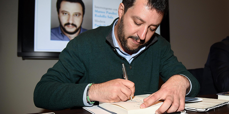 Il segretario della Lega Nord Matteo Salvini in un hotel per la presentazione del suo libro "Secondo Matteo", 11 maggio 2016. (Ansa/Daniel Dal Zennaro)
