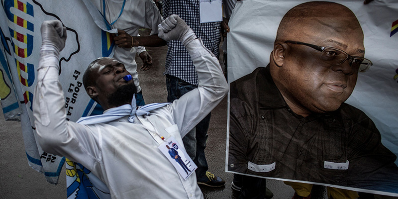 Un sostenitore di Felix Tshisekedi, nel manifesto Kinshasa, 27 novembre 2018 (JOHN WESSELS/AFP/Getty Images)