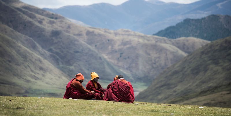 Tre monaci nella provincia dello Sichuan (JOHANNES EISELE/AFP/Getty Images)