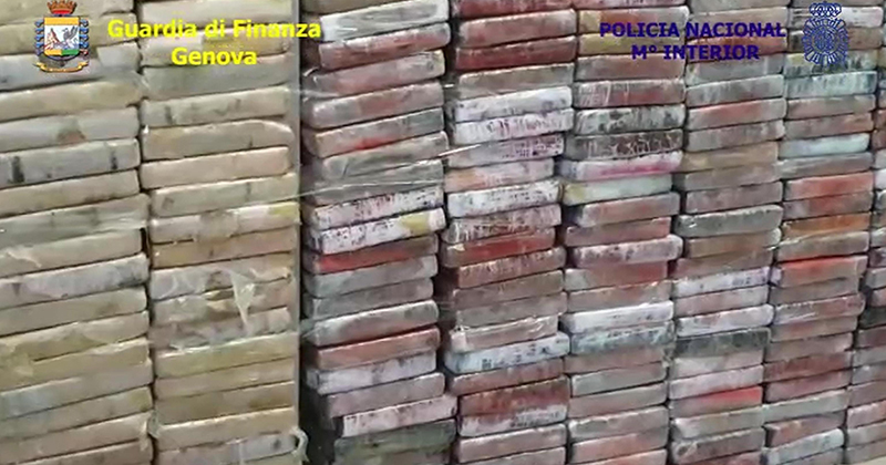 La Guardia di Finanza ha sequestrato 2 tonnellate di cocaina nel porto di Genova
