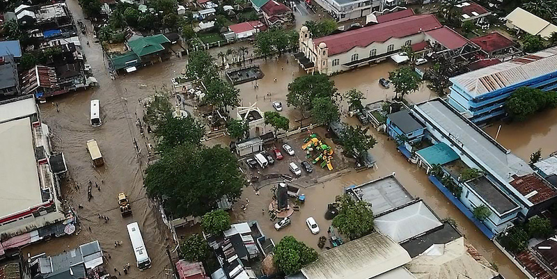 La città filippina di Baao allagata a causa della tempesta Usman (SIMVALE SAYAT/AFP/Getty Images)