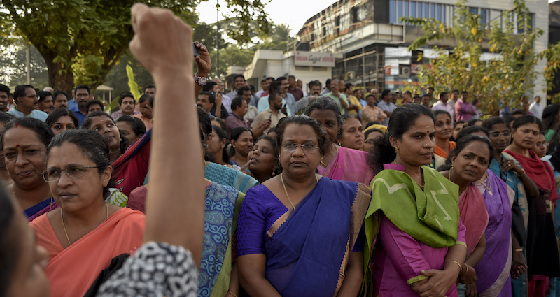 Un momento della protesta pacifica delle donne a Thiruvananthapuram, capitale del Kerala, l'1 gennaio. (AP Photo/R.S. Iyer)