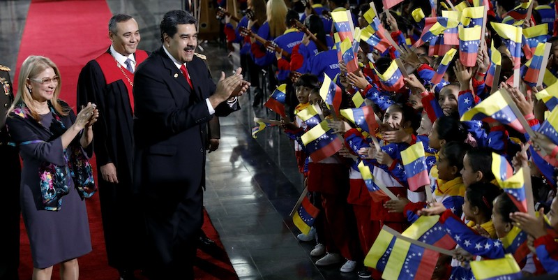 Il presidente venezuelano Nicolás Maduro durante la cerimonia di giuramento (AP Photo/Ariana Cubillos)