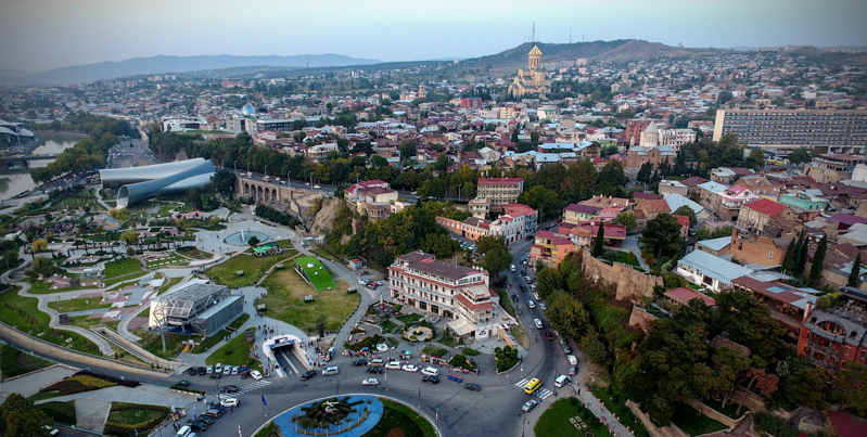 Un panorama di Tbilisi. (VANO SHLAMOV/AFP/Getty Images)