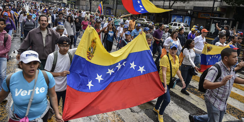 Manifestazione antigovernativa a Caracas (LUIS ROBAYO/AFP/Getty Images)