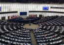 Le foto dell'aula del Parlamento Europeo semivuota durante il discorso di Conte