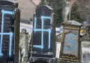 Quasi ottanta lapidi sono state vandalizzate in un cimitero ebraico in Francia