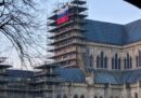 Qualcuno ha esposto una bandiera russa sulla cattedrale di Salisbury