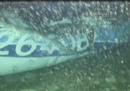 È stato recuperato un corpo dai resti dell'aereo su cui viaggiava il calciatore Emiliano Sala