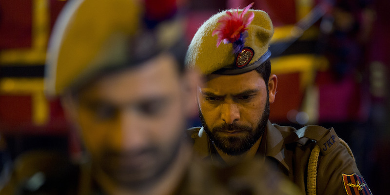 Poliziotti indiani (AP Photo/ Dar Yasin)