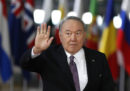 Il presidente del Kazakistan Nursultan Nazarbayev ha chiesto le dimissioni del governo del Kazakistan