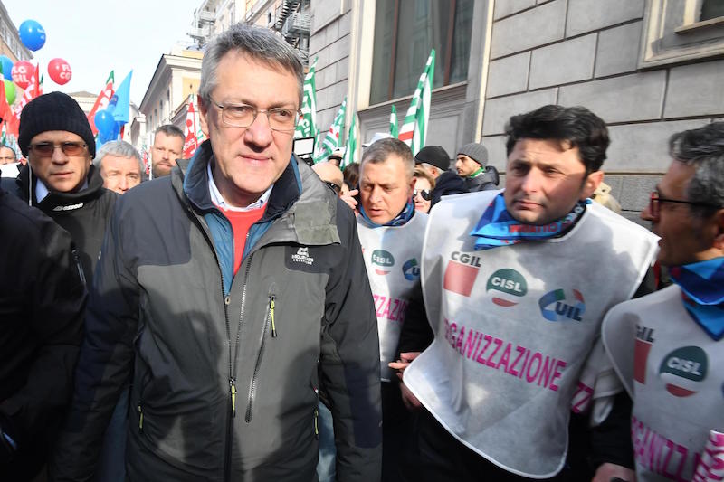 Oggi a Roma c'è una manifestazione di Cgil, Cisl e Uil contro le politiche del governo su lavoro e crescita