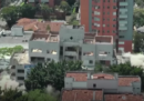 La demolizione della storica casa di Pablo Escobar a Medellín