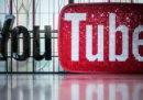 YouTube è di nuovo nei guai per i video con i bambini