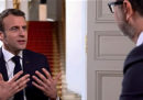 Il TG2 ha mandato in onda un bizzarro servizio sull'intervista di Fabio Fazio a Emmanuel Macron