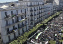 In Algeria c'è stata un'altra enorme protesta contro il presidente Abdelaziz Bouteflika e i suoi alleati