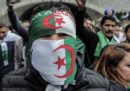 Le dimissioni di Bouteflika non bastano più