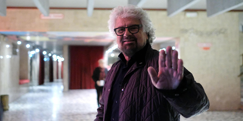 Beppe Grillo contro la manifestazione di Milano