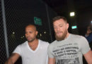 Il lottatore Conor McGregor è stato arrestato a Miami dopo aver distrutto il telefono di un suo fan