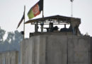 Un attentatore suicida ha ucciso almeno 16 persone vicino all'aeroporto di Jalalabad, in Afghanistan