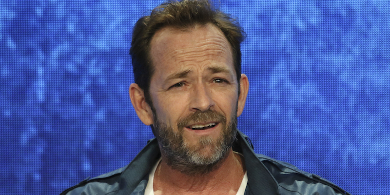 L'attore americano Luke Perry, il 6 agosto 2018 (Willy Sanjuan/Invision/AP)