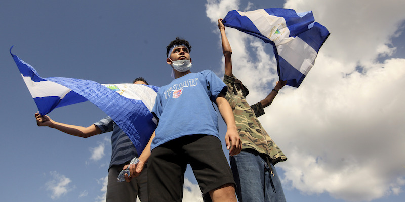 Manifestanti contro il presidente del Nicaragua Daniel Ortega il 16 marzo 2019, a Managua (AP Photo/Alfredo Zuniga)