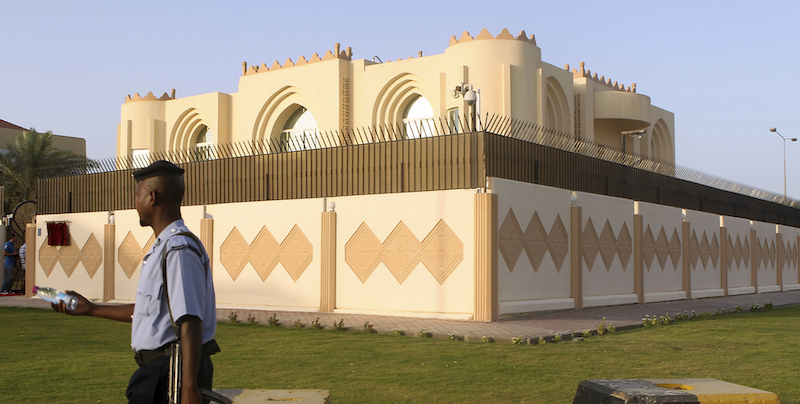 L'ufficio diplomatico dei talebani a Doha (AP Photo/Osama Faisal, File)