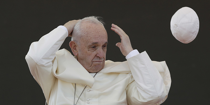 Papa Francesco ad Alessano, in Puglia, 20 aprile 2018 (AP Photo/Andrew Medichini)