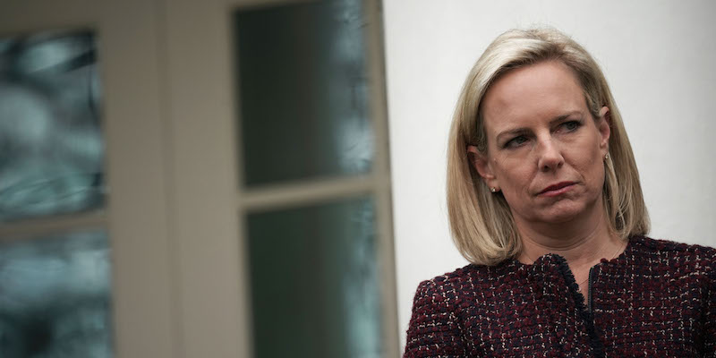 Kirstjen Nielsen, ex capo della sicurezza interna dell'amministrazione Trump, durante un discorso del presidente alla Casa Bianca nel gennaio 2019. (Alex Wong/Getty Images)