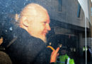 Un procuratore svedese ha formulato una richiesta di arresto nei confronti di Julian Assange, per le accuse di stupro e molestie sessuali
