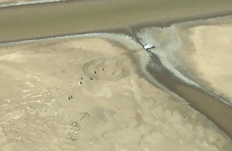 Chiedere aiuto scrivendolo sul fango funziona!