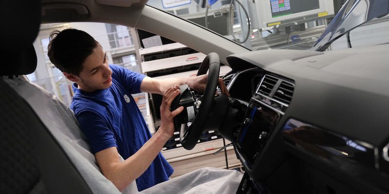 I dispositivi di sicurezza che diventeranno obbligatori sulle auto europee