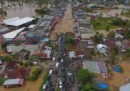 Almeno 17 persone sono morte per le inondazioni a Sumatra, in Indonesia