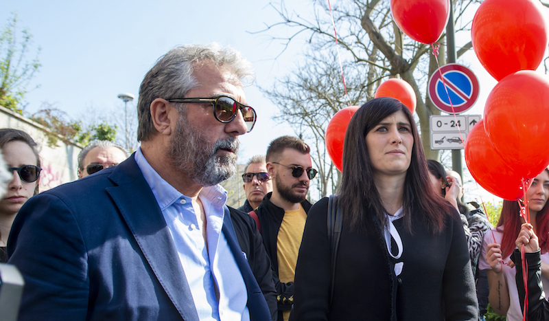 La sindaca di Torino Chiara Appendino durante la marcia in ricordo di Stefano Leo, il 31 marzo a Torino (LaPresse/Nicola Campo)