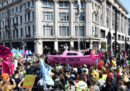 Più di 100 persone sono state arrestate a Londra per aver partecipato alla “ribellione per il clima”